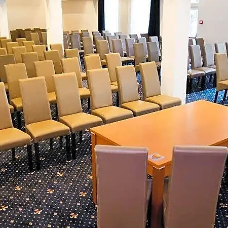 Agora 3*